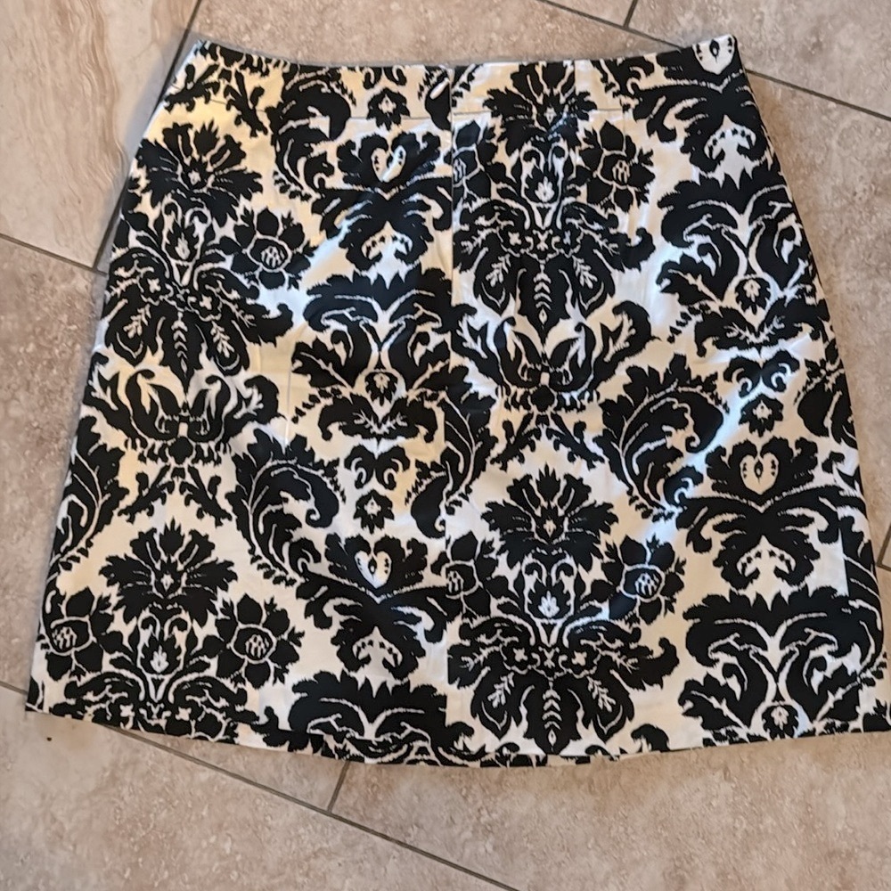 Ann Taylor Loft Elegant Black and white petite mini Skirt - Picture 4 of 11